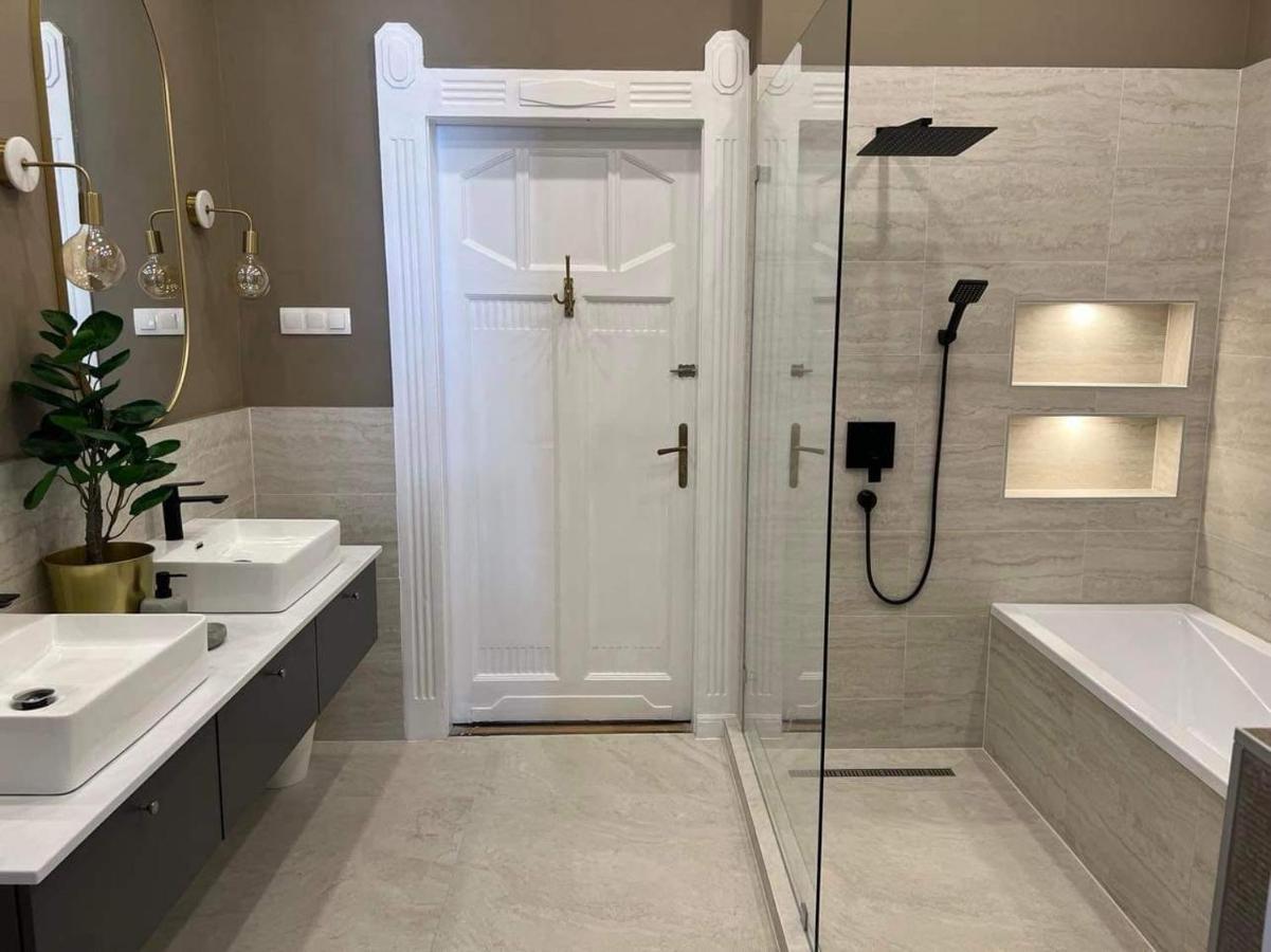 Orangehomes Panthera Luxury Apartment Budapest Ngoại thất bức ảnh